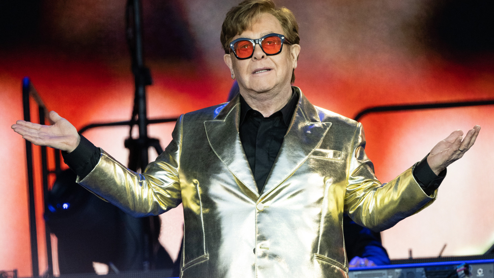 Elton John Se Despede Dos Palcos Após 50 Anos De Carreira – Revista ...